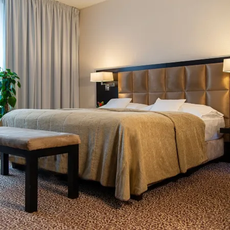 Hotel Avance Отели рядом с достопримечательностью «Голубая церковь (Церковь Св. Елизаветы)»