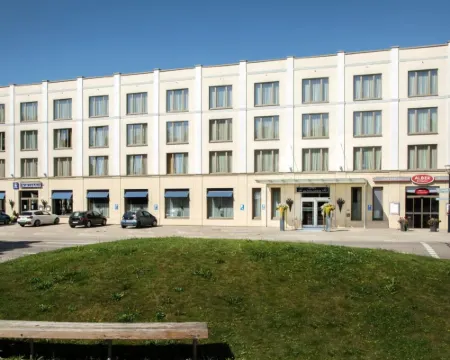 Hotel Glöcklhofer Hotels in Burghausen