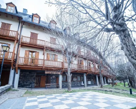 Apartamentos la Solana Hotels in Alta Ribagorca