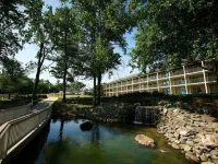 Fourwinds Lakeside Inn & Marina Hotels in Monroe County