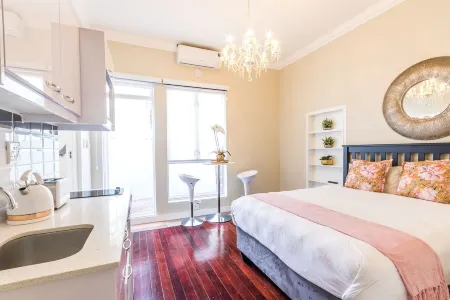 Vesper Apartments Отели рядом с достопримечательностью «Iziko Koopmans-De Wet House»