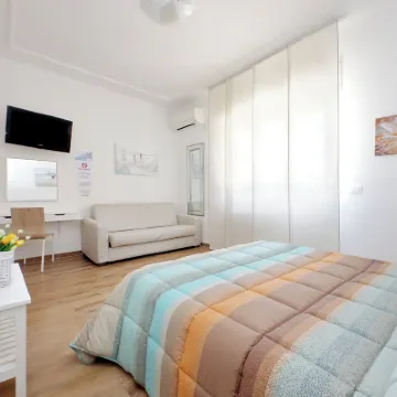 بي آند بي فيليسيوني Hotels near شاطئ أوستيا ليدو (Ostia Lido Beach)