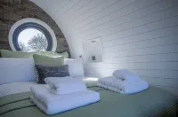 Bracken Burrows - 1 Bedroom Pod - New Hedges - Condos