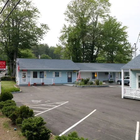 Brookside Inn & Cottages