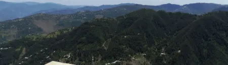 Canari Hotel Kashmir View