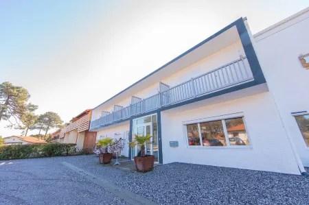 Hôtel Land'Azur Отели в г. Ли-Э-Микс