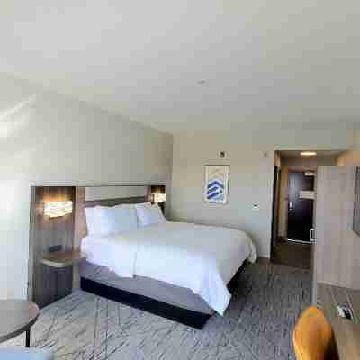 Holiday Inn Express & Suites El Paso West Rooms
