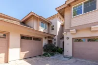 Stylish Villa with Pool Access