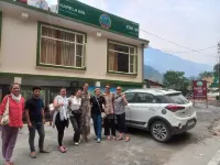 Harela Inn - A Boutique Himalayan Wedding Retreat - Parkplatz
