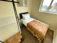 6 Person Spacious Home with Garden