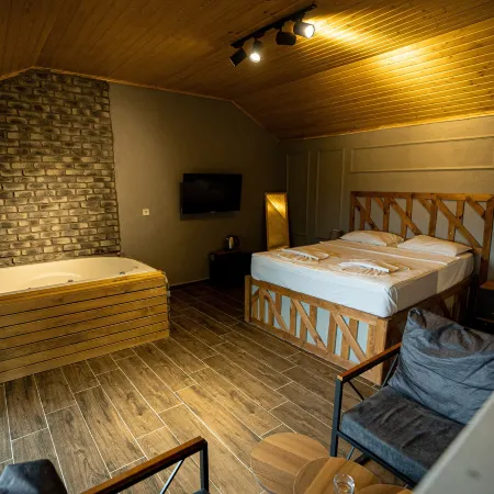 Tas Mahall Luxury Hotel