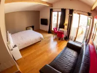 Les Terrasses de Castelnau Hotels near CIRAD