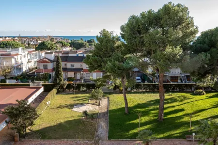 Agaró Cambrils Apartments Отели рядом с достопримечательностью «Platja Cambrils»