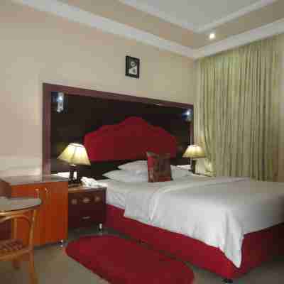 Sdm Tavern and Suites Rooms