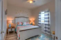 Turtle's Pace -Beachfront Condo