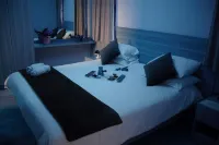 HOtello Guest Suites Hotels in Haret Sakher