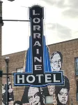Downtown Memphis Loft! Walking Distance from Beale Street! Garage Parking!