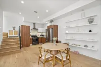 Newly Built 2 Bedroom 2.5 Bath House w/ Modern Finishes Pet and Family Friendly