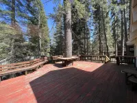 Lake View Cottage in Lake Almanor Country Club!