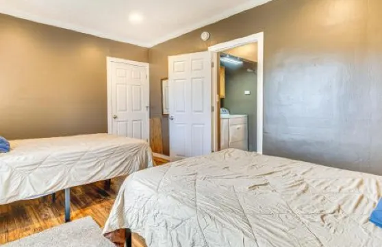 交匯點：位於Quaint Fortville的維多利亞式住宅！