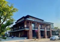 Elite Luxury Whitefish Condo, Great Patio, 2 Bed / 2 Bath, Indoor Parking and Private Ski Locker!