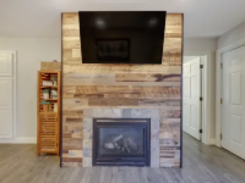 Ski-Out Access and Clubhouse Amenities - Cozy Mountain Retreat