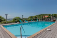 Breathtaking Lake Views and Cozy Fireplace - Stunning Luxury Retreat Hotels in Indian Point