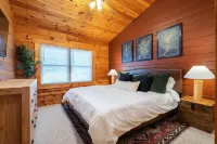 Mountain Getaway with Theater and Arcade - Spacious and Inviting Retreat