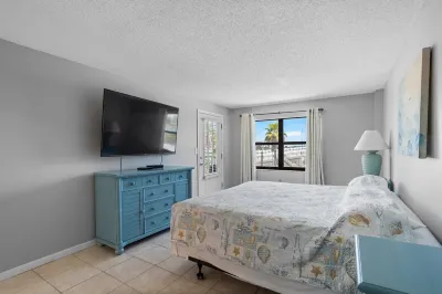 Expansive Gulf Views and Balcony Relaxation - Stunning Coastal Oasis