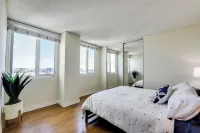 Marine Life: Smell the Sea, Feel the Breeze Marina del Rey Harbor附近的飯店