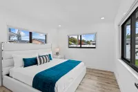 NEW Saltwater Jacuzzi~Outstanding Location~Near Beach+Casino