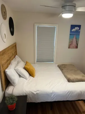The Cozy Back Bungalow Hotels near Rhode Island T.F. Green International Airport