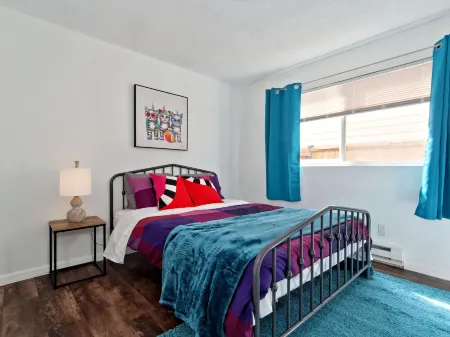 Stylish Kitchen and Smart TV Included - Modern Cozy Hideaway