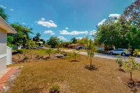 Relaxing home with patio, W/D, full kitchen, & Pack-N-Play - golf nearby
