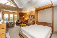 Condo with hot tub & pool - prime ski-in/out location