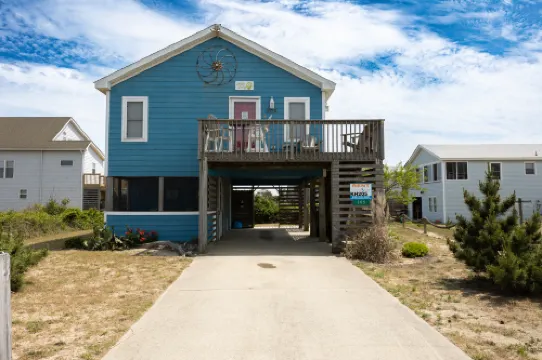Direct Access and Stunning Ocean Views - Gorgeous Beach Cottage