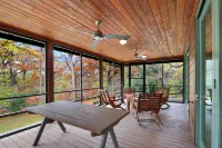 Picturesque Creekside Oasis and Elegant Design - Charming Hill Country Retreat