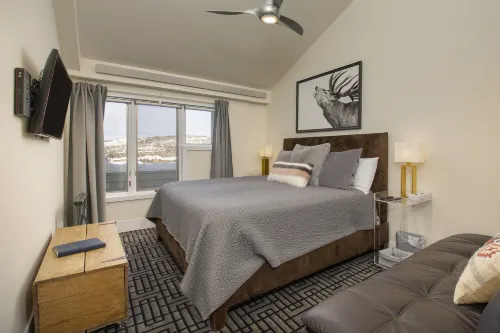 Stunning Views and Private Balconies - Captivating Mountain Retreat