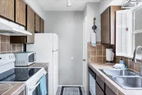 Contemporary Condo w/ Fast WiFi, Shared Pool, Pool Spa, Tennis, & Boat Dock Hotels in Aransas County