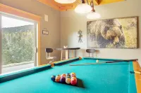 Secluded and Spacious Mountain Getaway Hotels near Deer Creek Canyon Park