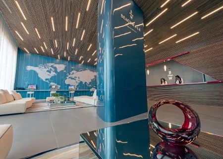 Private Rooftop and Breathtaking Views - Stunning Penthouse Oasis