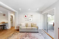 Newly Renovated Condo with Fireplace, Fast WiFi, Balcony & Shared Pool/Hot Tub Hotel di Sun Valley