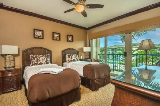 Luxury Condo Overlooking Fantasy Pool - Exquisite Oceanview Haven