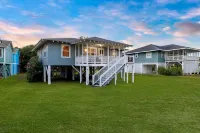 Charming Beach House with Outdoor Patio and Fire Pit - Cozy Retreat Hotels in Murrells Inlet
