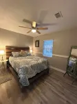 NEW in Suwannee 5-bedroom with 11+ beds with Free boat slip and trailer parking
