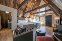 Lakeview Deck and Electric Fireplace - Spacious Charming Escape Hotel a Terra Alta