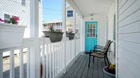Spacious Living Area and Ocean Breezes - Charming Cozy Retreat Hotels in Old Orchard Beach