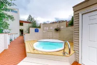 Watch Hill Lofted Hotels in Wildernest