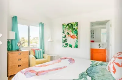 Sunset Suite - Ocean Views, Bright, Balconies, Walkable