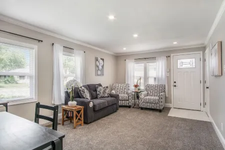 3 miles to Notre Dame